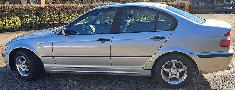 Gebraucht BMW 318 143 PS (105 kW) 2004 Silber Limousine