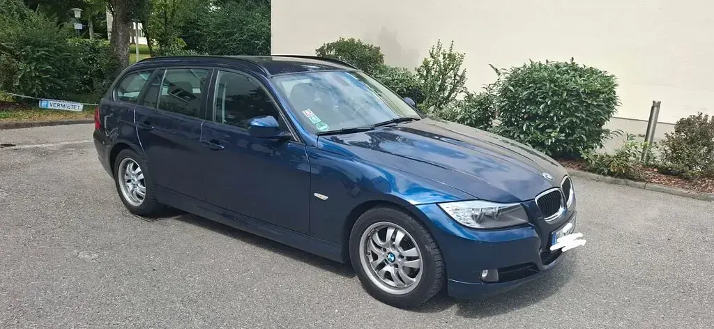 Gebraucht BMW 318 143 PS (105 kW) 2011 Blau Kombi