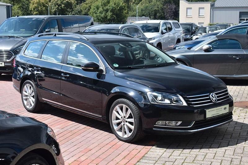 Schwarz Gebraucht 2012 VW Passat Limousine | 7.900 € (Fairer Preis) - Bild 1/3