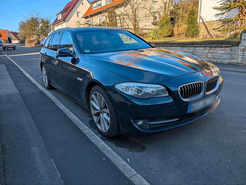 Gebraucht BMW 535 Sport Line 299 PS (219 kW) 2011 Blau Kombi