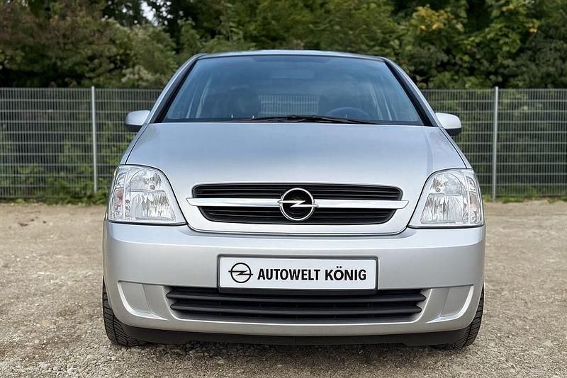 Silber Gebraucht 2004 Opel Meriva Enjoy Van / Kleinbus | 2.580 € (Fairer Preis) - Bild 1/4