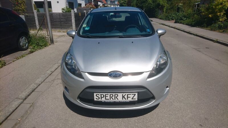 Gebraucht Ford Fiesta Trend 82 PS (60 kW) 2009 Silber Kleinwagen