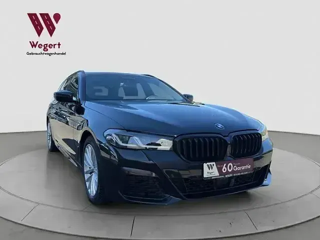 Gebraucht BMW 520 M Sport 190 PS (139 kW) 2023 Schwarz Limousine