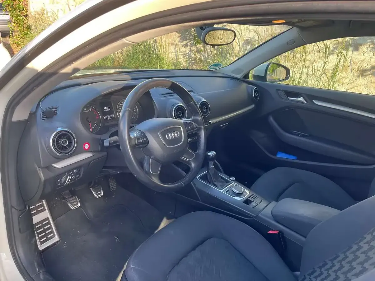 Gebraucht Audi A3 Attraction 150 PS (110 kW) 2014 Weiß Limousine