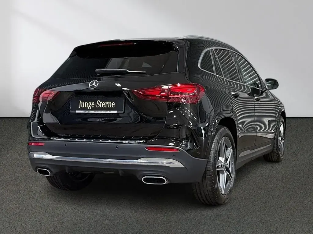 Gebraucht Mercedes GLA180 AMG line 136 PS (100 kW) 2024 Unilack nachtschwarz SUV
