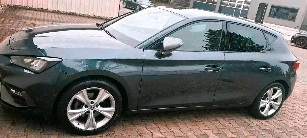 Gebraucht Seat Leon 150 PS (110 kW) 2019 Grau Limousine