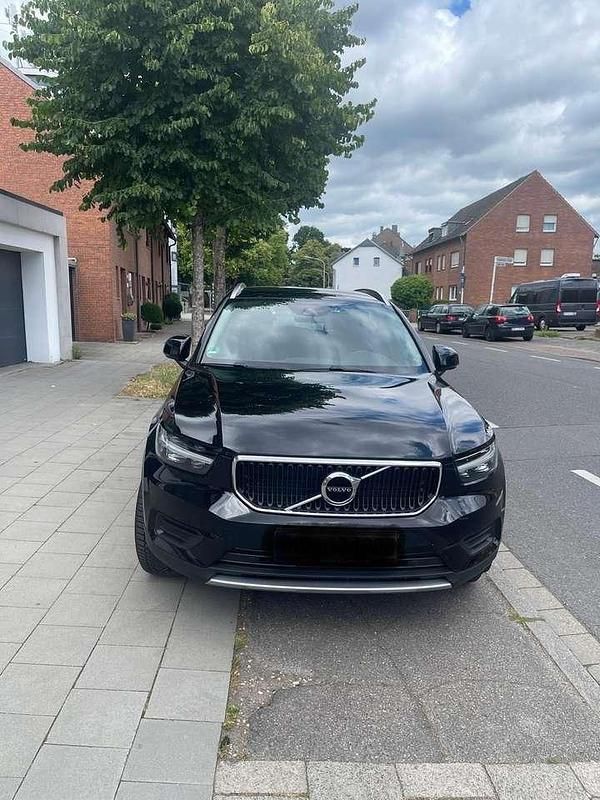 Schwarz Gebraucht 2019 Volvo XC40 Momentum SUV | 21.800 € (Superpreis) - Bild 1/4