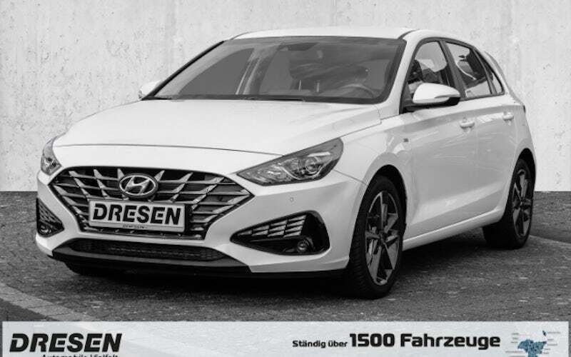 Weiß Gebraucht 2023 Hyundai i30 Trend Kombi | 18.990 € (Fairer Preis) - Bild 1/4