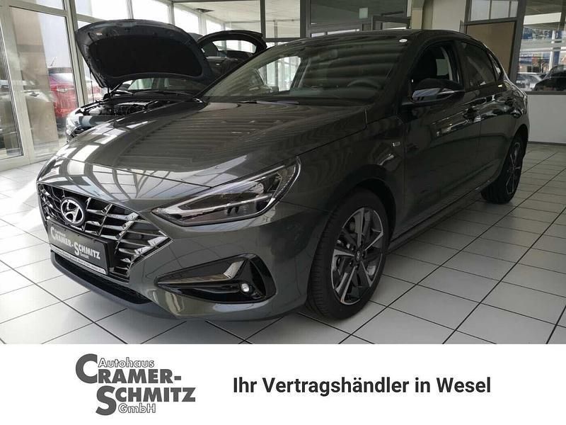Amazon grey Gebraucht 2021 Hyundai i30 Edition 30+ Limousine | 15.490 € (Fairer Preis) - Bild 1/4