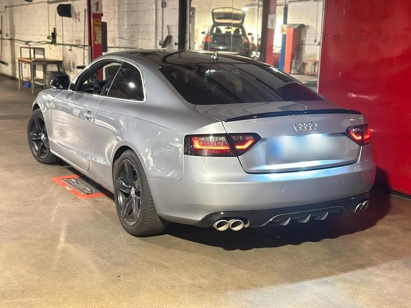 Grau Gebraucht 2008 Audi A5 S-Line Coupé | 7.500 € (Guter Preis) - Bild 1/4