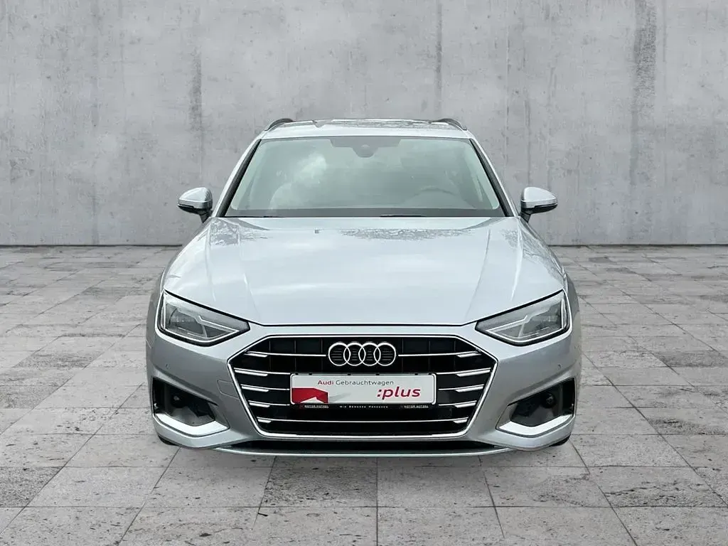 Second-hand Audi A4 Advanced 163 CP (119 kW) 2024 Argintiu Break