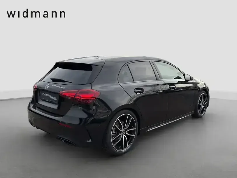 Gebraucht Mercedes A200 Night 163 PS (119 kW) 2026 Metalliclack kosmosschwarz Limousine