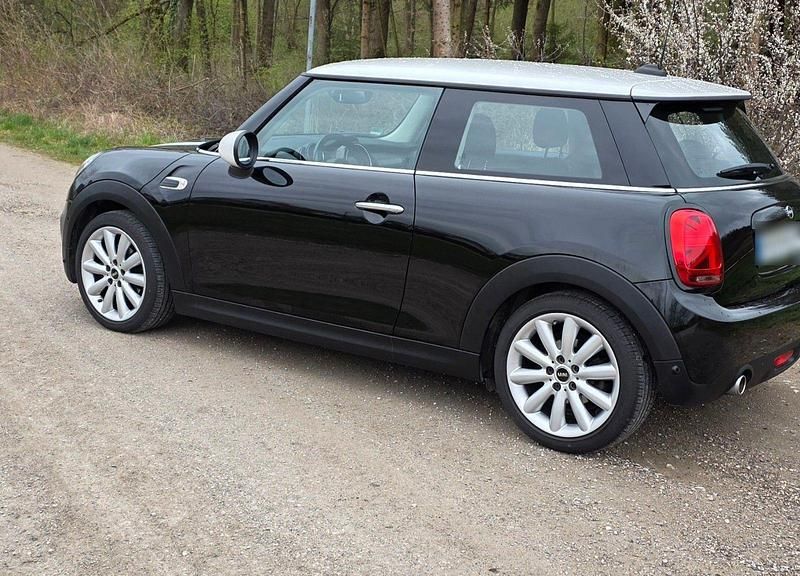 Käytetty Mini Cooper 136 HP (100 kW) 2019 Musta Viistoperä