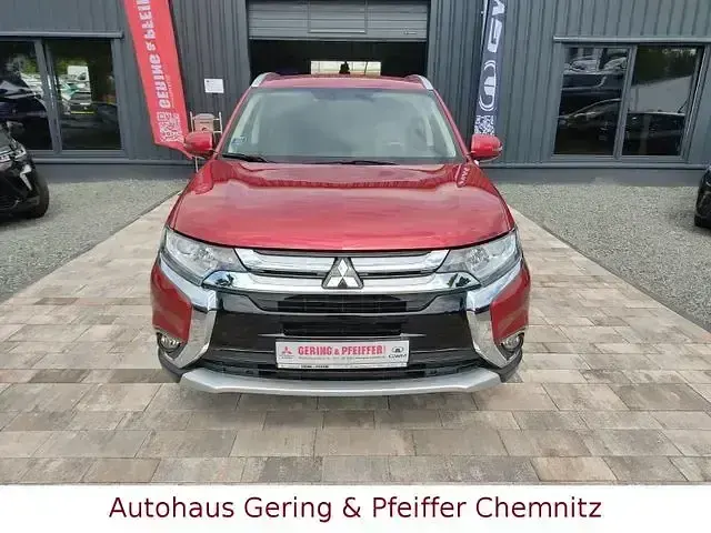 Gebraucht Mitsubishi Outlander Edition 150 PS (110 kW) 2019 Rot SUV