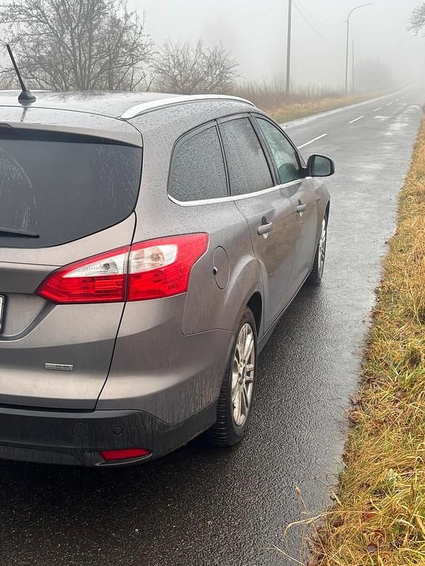 Gebraucht Ford Focus 125 PS (91 kW) 2013 Andere farben Kombi