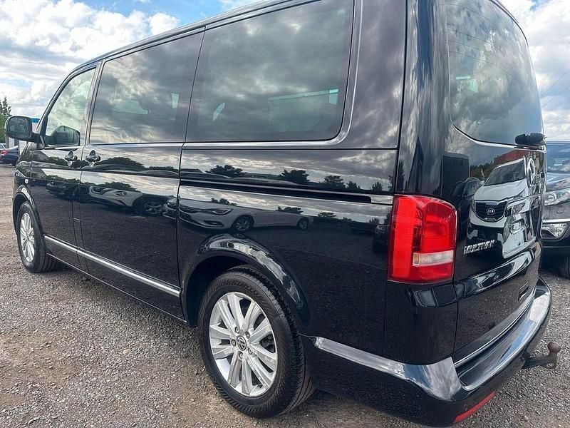 Używany VW Multivan Highline 179 KM (131 kW) 2015 Czarny Minivan