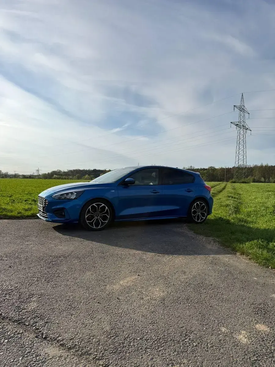 Usado Ford Focus ST-Line 120 CV (88 kW) 2018 Azul Berlina