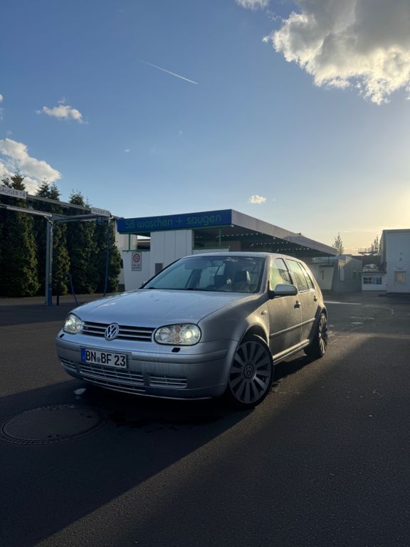 Silber Gebraucht 2006 VW Golf V Highline Limousine | 8.000 € - Bild 1/4