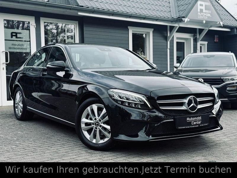 Schwarz Gebraucht 2019 Mercedes C180 Limousine | 21.980 € (Fairer Preis) - Bild 1/4