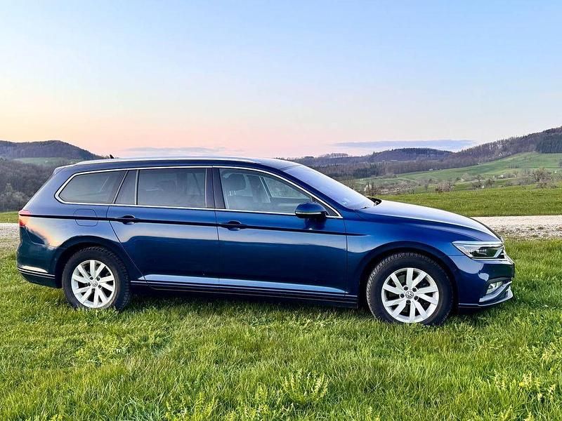 Gebraucht VW Passat Conceptline 150 PS (110 kW) 2021 Blau Kombi