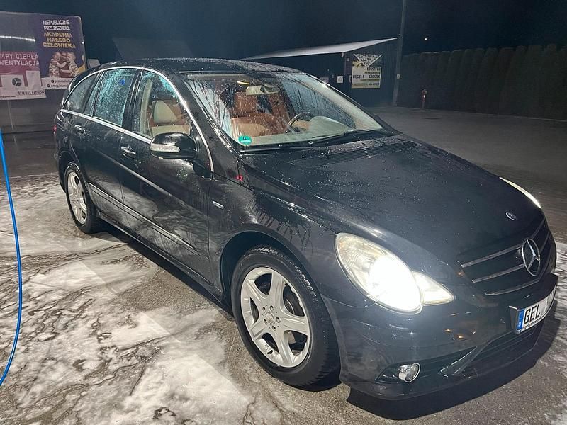 Gebraucht Mercedes R300 200 PS (147 kW) 2011 Schwarz Van / Kleinbus