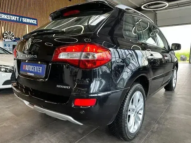 Gebraucht Renault Koleos Dynamique 150 PS (110 kW) 2010 Rot SUV