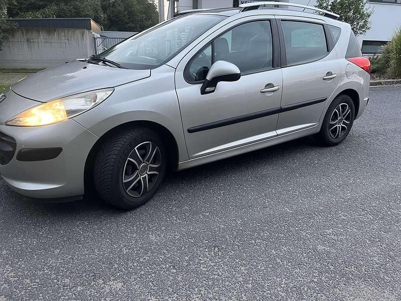 Gebraucht Peugeot 207 109 PS (80 kW) 2008 Limousine