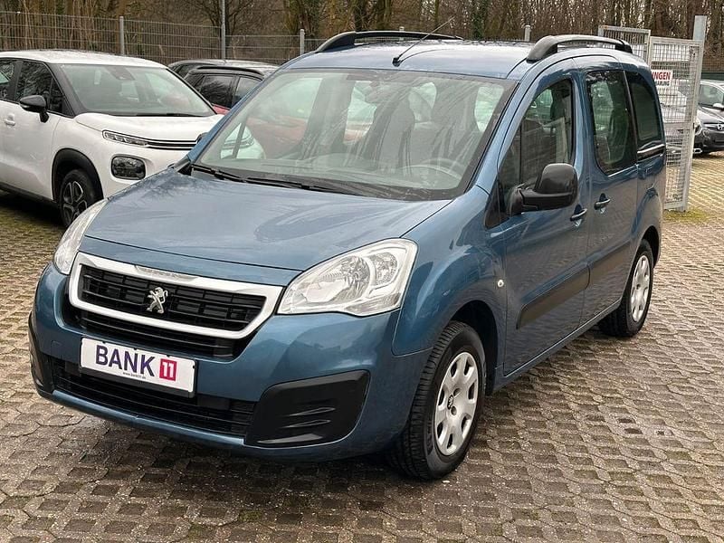 Gebraucht Peugeot Partner Tepee Active 110 PS (80 kW) 2018 Blau kyanos Van / Kleinbus