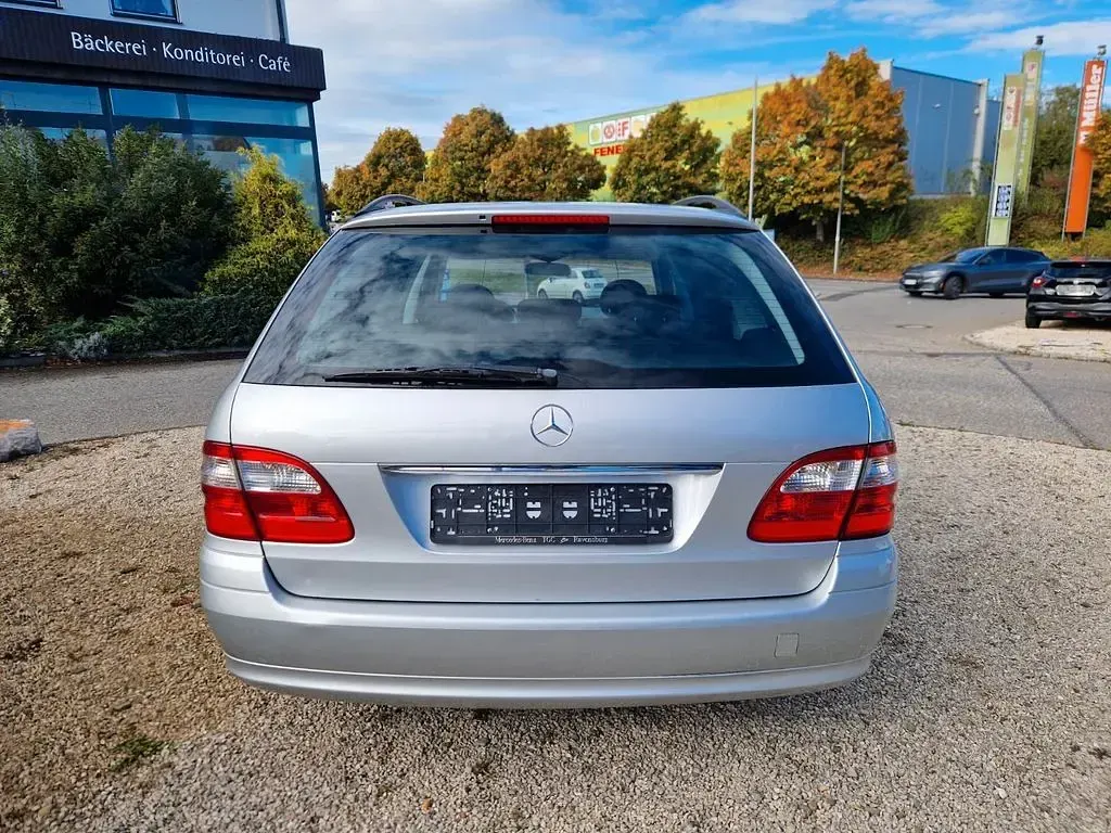 Gebraucht Mercedes E240 177 PS (130 kW) 2004 Silber Kombi