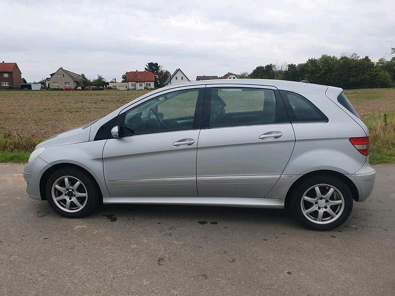 Silber Gebraucht 2008 Mercedes B170 Van / Kleinbus | 1.199 € (Superpreis) - Bild 1/4