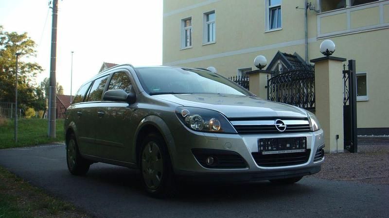 Gebraucht Opel Astra Innovation 90 PS (66 kW) 2006 Silber Kombi
