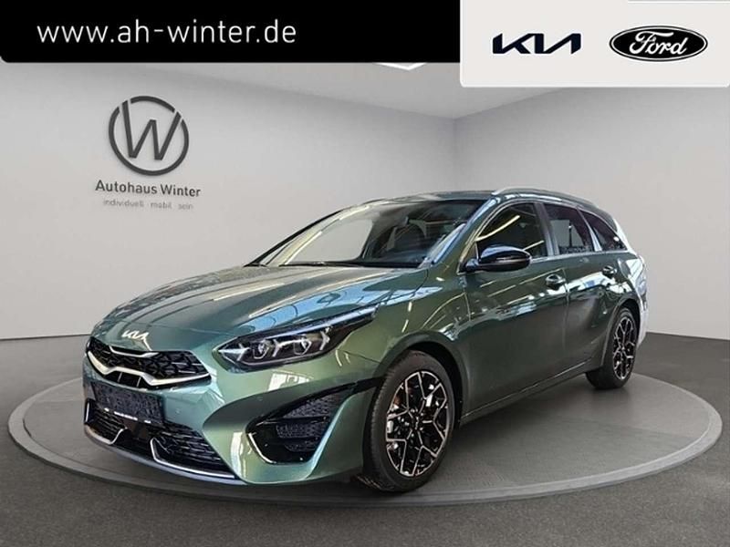 Grün Gebraucht 2024 Kia Ceed Sportswagon GT-Line Kombi | 30.997 € (Etwas zu teuer) - Bild 1/4