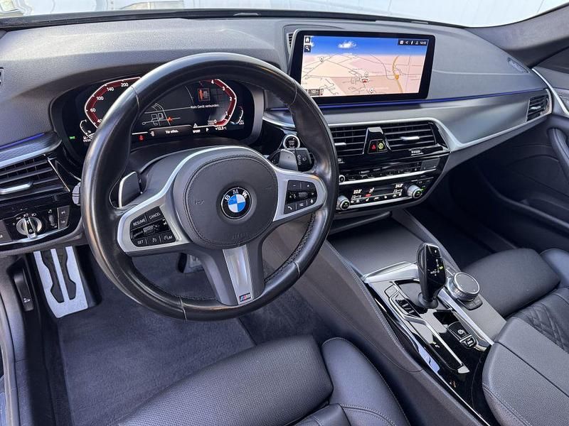 Gebraucht BMW 530 M Sport 286 PS (210 kW) 2022 Schwarz Kombi