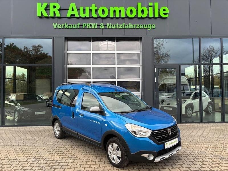 Blau Gebraucht 2019 Dacia Dokker Stepway Van / Kleinbus | 11.990 € (Fairer Preis) - Bild 1/4