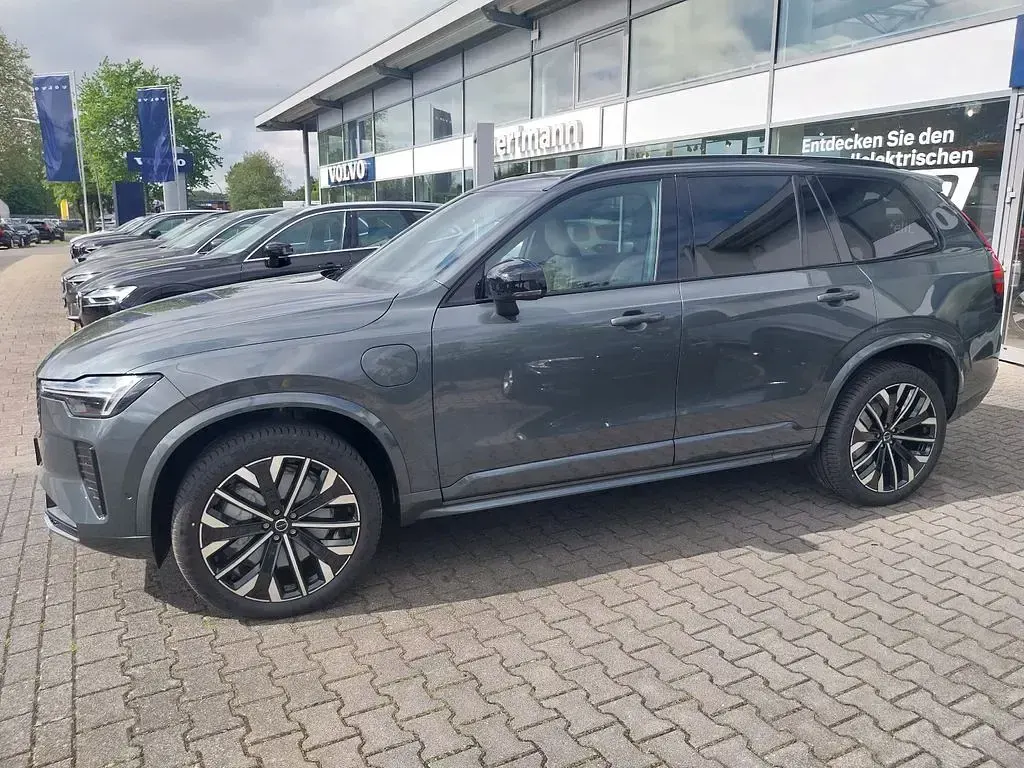 Neu Volvo XC90 Plus 407 PS (299 kW) 2026 Grün SUV