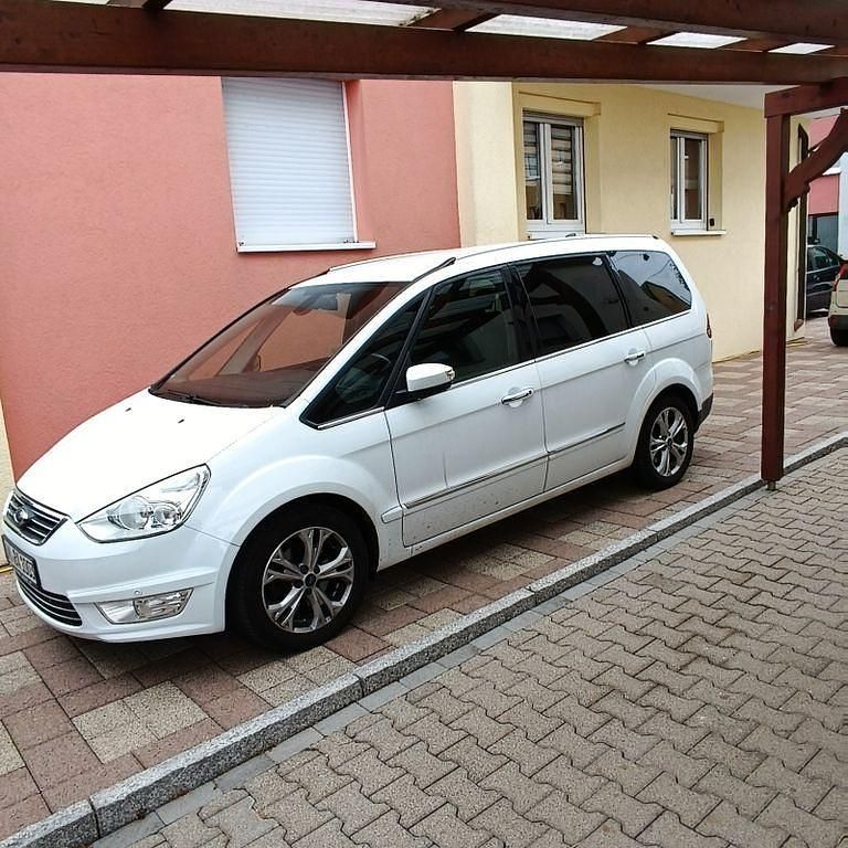Weiß Gebraucht 2013 Ford Galaxy Titanium Van / Kleinbus | 10.900 € (Etwas zu teuer) - Bild 1/4