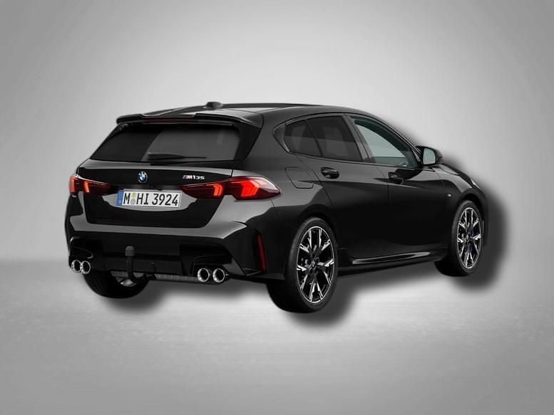 Gebraucht BMW M135 300 PS (220 kW) 2025 Black sapphire metallic Kleinwagen