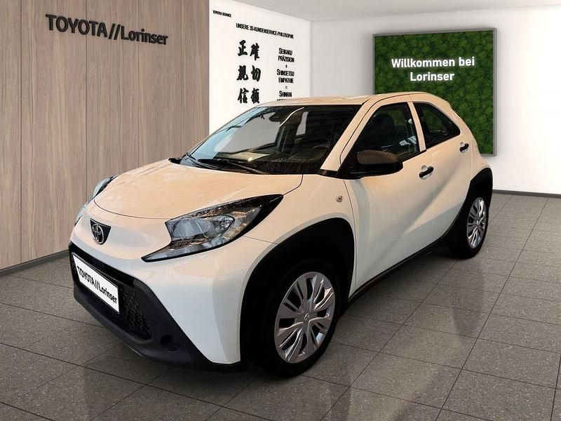 Gebraucht Toyota Aygo 72 PS (52 kW) 2023 Weiß Kleinwagen