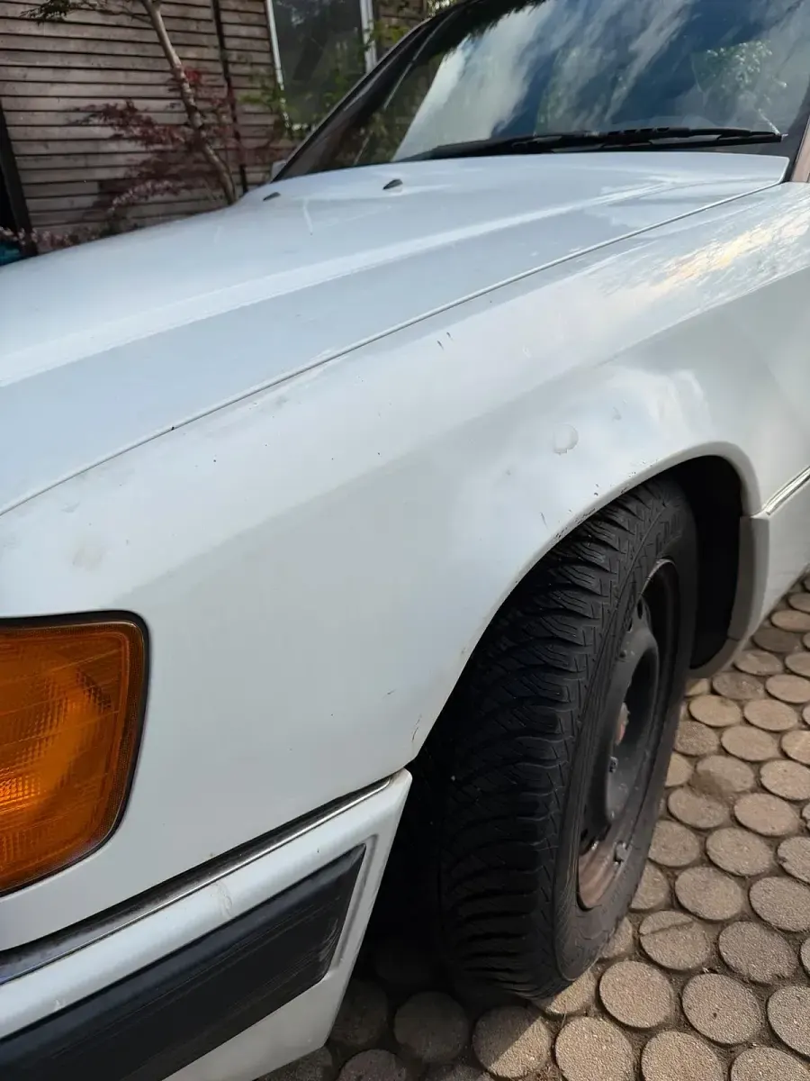 Gebraucht Mercedes E250 90 PS (66 kW) 1991 Weiß Limousine