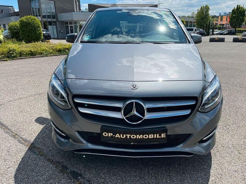 Gebraucht Mercedes B220 184 PS (135 kW) 2018 Grau Van / Kleinbus
