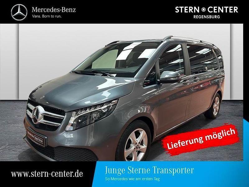 Grau Gebraucht 2023 Mercedes V220 Van / Kleinbus | 53.900 € (Etwas zu teuer) - Bild 1/4