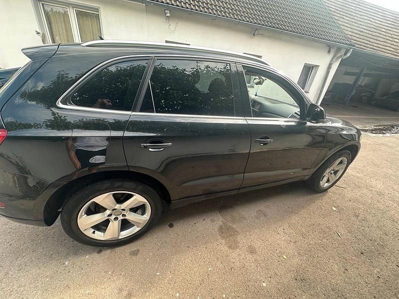 Gebraucht Audi Q5 143 PS (105 kW) 2010 Schwarz SUV