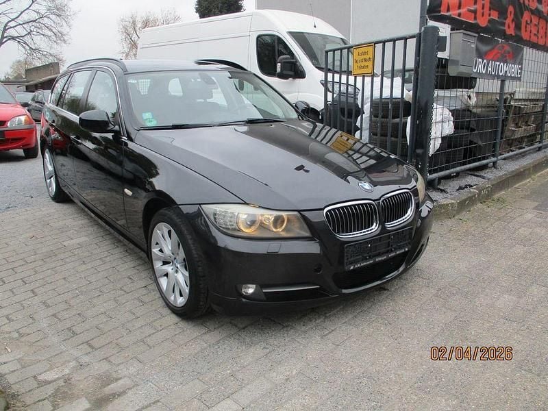 Gebraucht BMW 320 Lifestyle 184 PS (135 kW) 2012 Schwarz Kombi