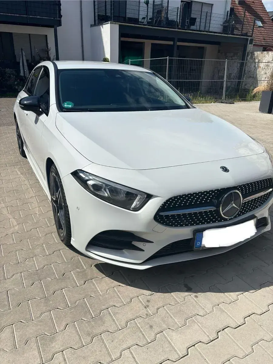 Gebraucht Mercedes A250 AMG line 224 PS (164 kW) 2019 Weiß Limousine