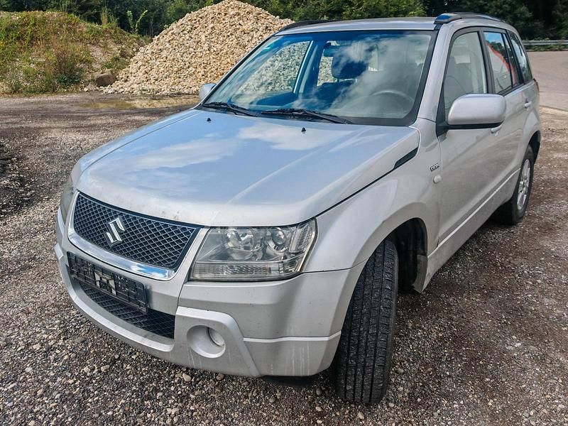 Silber Gebraucht 2006 Suzuki Grand Vitara SUV | 2.900 € (Fairer Preis) - Bild 1/4