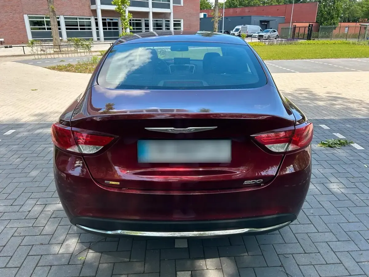 Gebraucht Chrysler 200 2026 Rot Kleinwagen