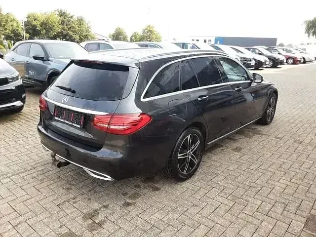 Gebraucht Mercedes 200 Avantgarde 160 PS (117 kW) 2020 Grau Kombi