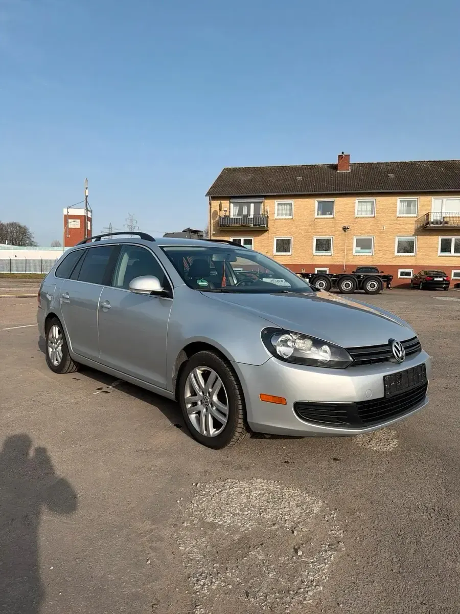 Gebraucht VW Jetta 140 PS (102 kW) 2013 Silber Limousine