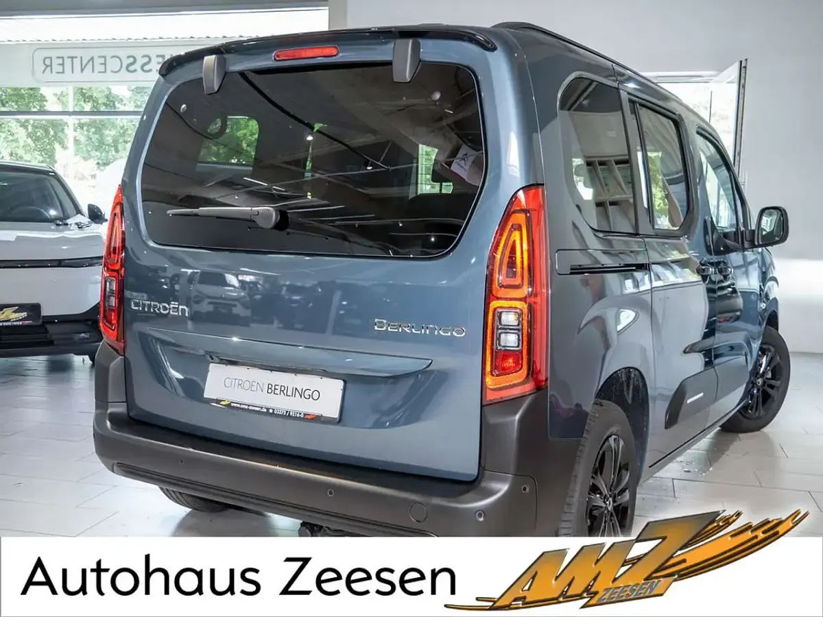 Neu Citroën Berlingo 131 PS (96 kW) 2026 Kiamablau (metallic) Van / Kleinbus