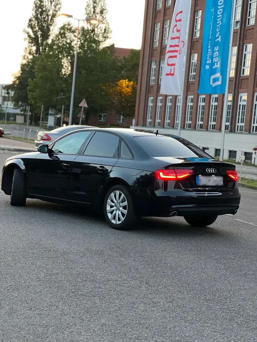 Gebraucht Audi A4 Comfort 204 PS (150 kW) 2012 Schwarz Limousine